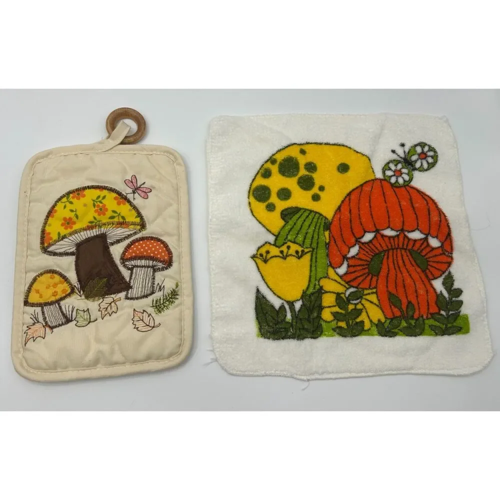 VTG 70s Kitchen Towel 17 pc Lot Mushroom Owl Retro Vegetable Linens Fabric Flaw